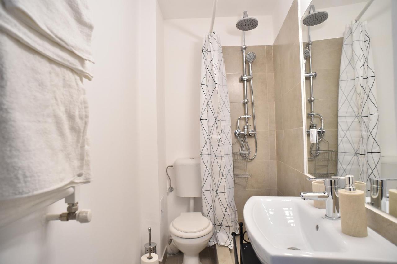 Heights Accommodation City Center Bucureşti Ngoại thất bức ảnh